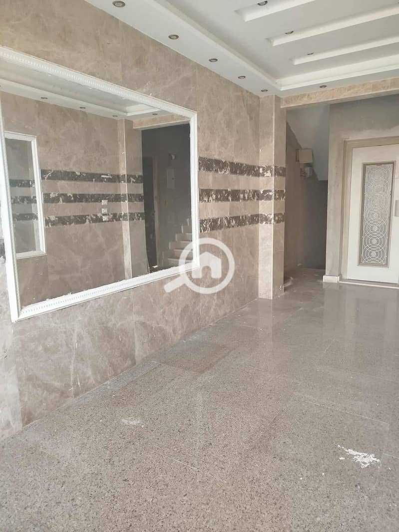 10 7560cc1d-e114-4e39-8f5a-543da471ea68. jpg