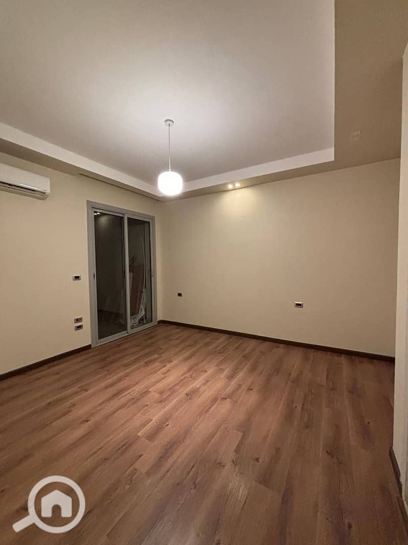 2 4306c921-afd8-49ba-b579-fa087382bd7b. jpeg