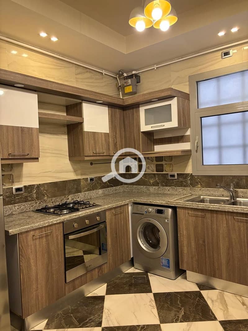 14 ee243b95-578e-4c33-98d5-7ee7ff7bb8af. jpeg