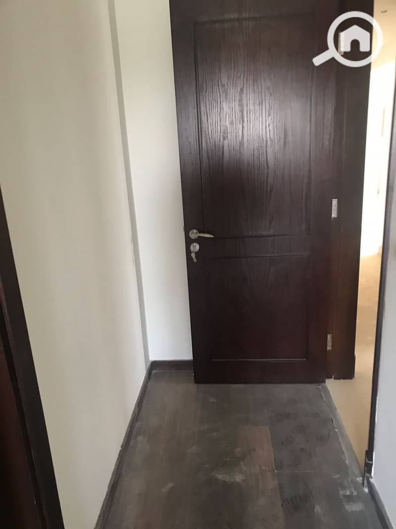 14 5d4f8609-d051-4d06-9b17-8ab4e992e7aa. jpeg