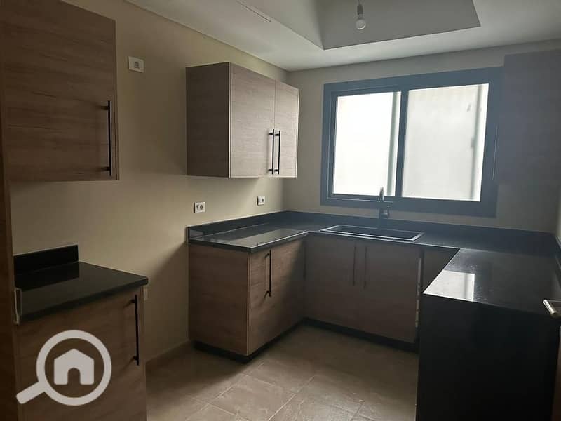 28 17d60936-3465-46fd-bbbf-0e1f5ad9d19a. jpeg