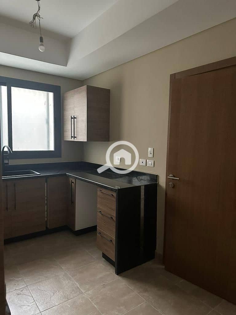 29 e55de02f-a108-496d-9982-b5649ec65dcd. jpeg