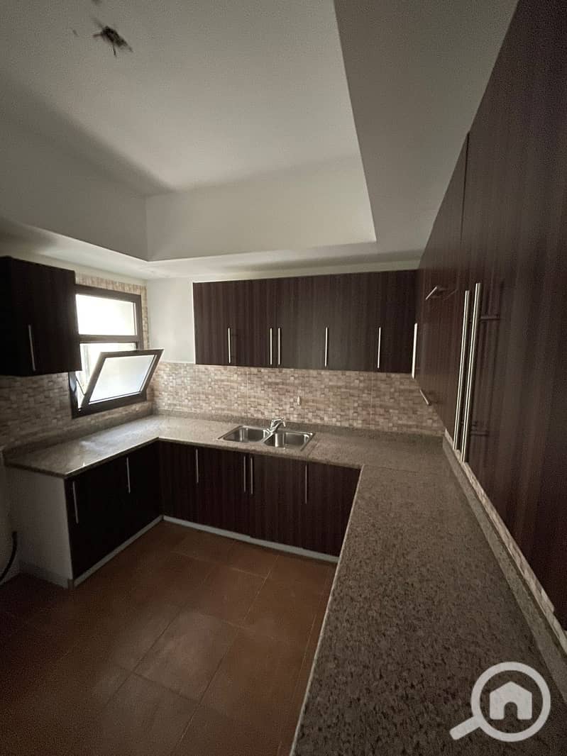 30 33a58716-3f27-4a0d-a1be-925181823293. jpeg