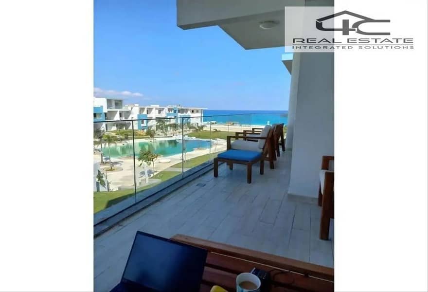 8 5628789-4817co. png