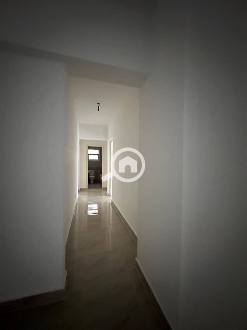 5 10810fea-a8a2-4e15-999a-5afbfb7c63f3. jpeg