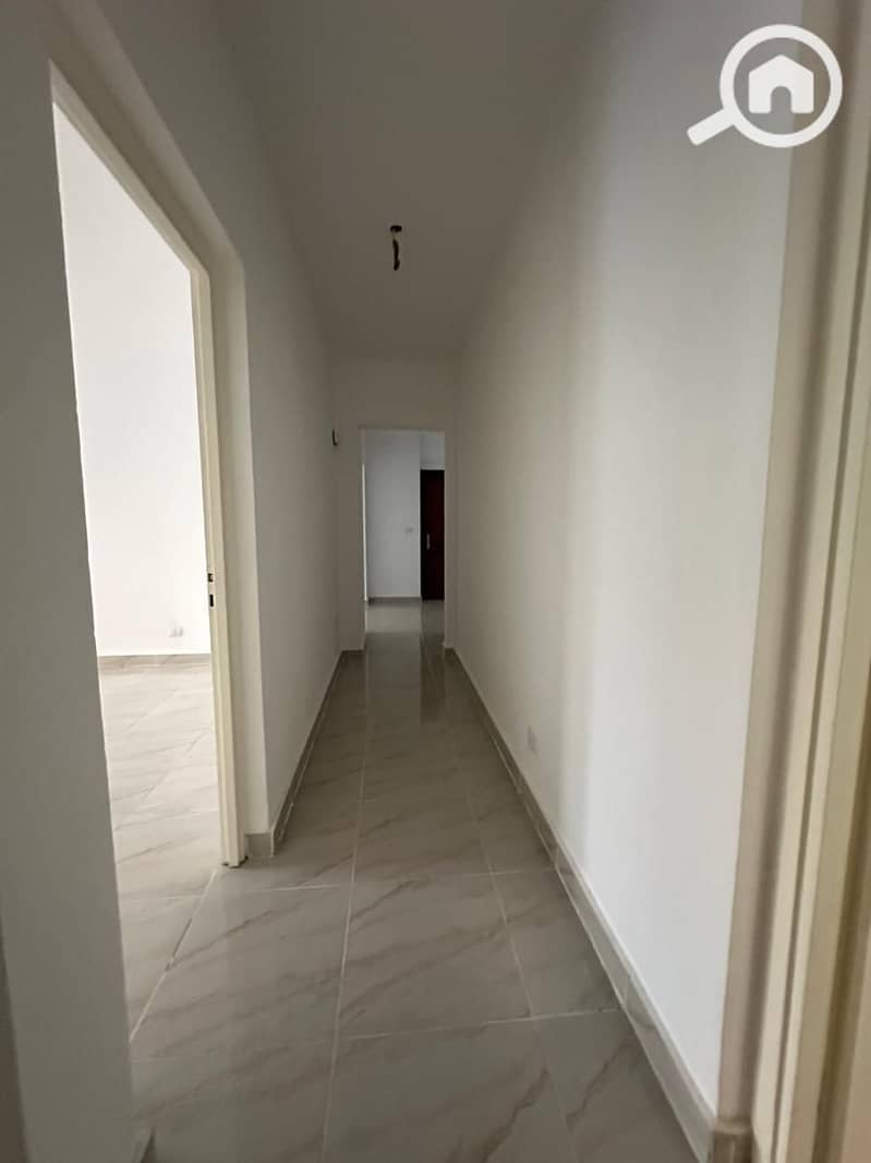 6 2ee7ed6c-0b29-4716-8015-70909bad84ee. jpeg