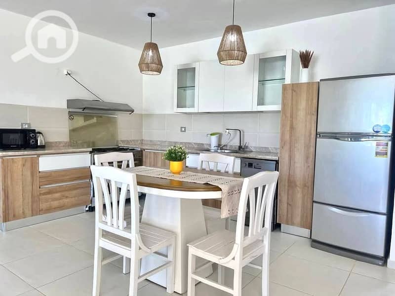 3 bc7d25e4-71b2-478b-9552-8e882ecca30c. jpeg