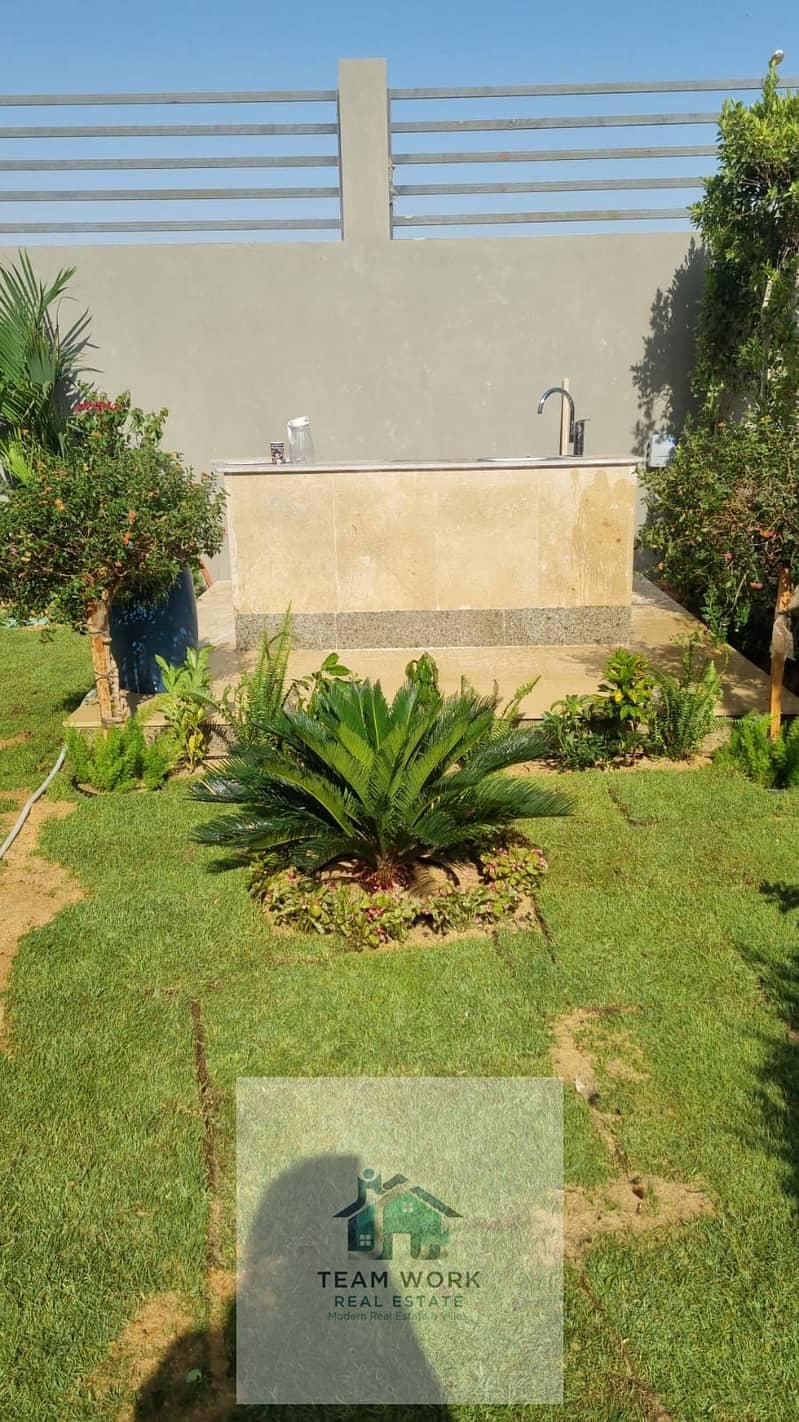 2 3805f0c7-02f2-47c0-bb6b-cb97de773303. jpg