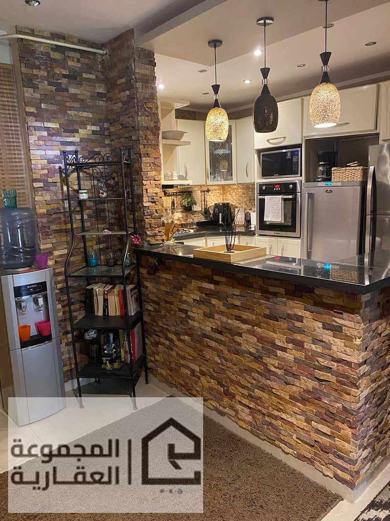 10 bf04676c-c367-4e80-9b81-354fe31cd8a7. jpg