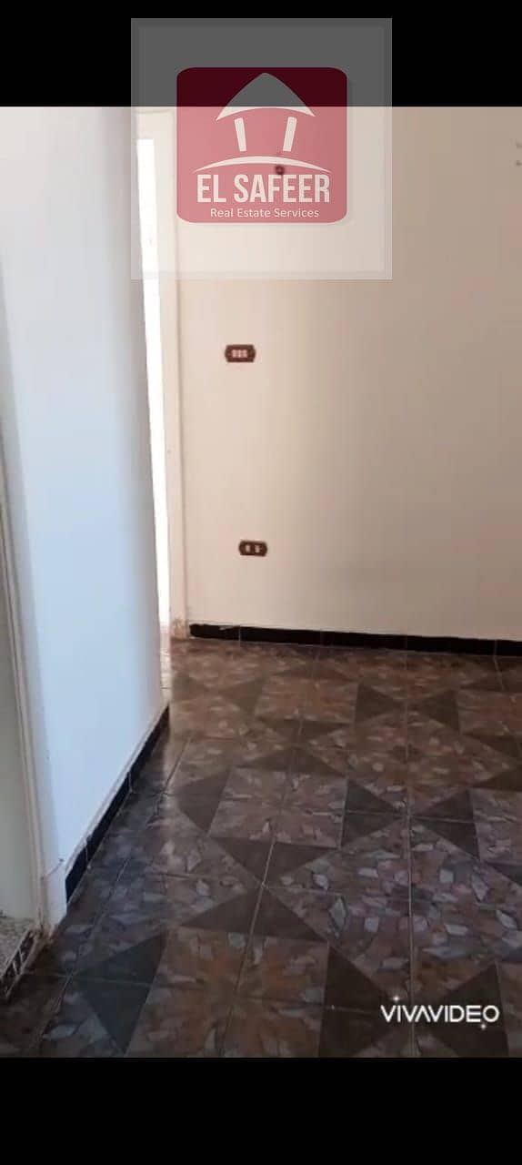 13 ea314a1b-14ff-4d33-a850-81c3953c7e51. jpg