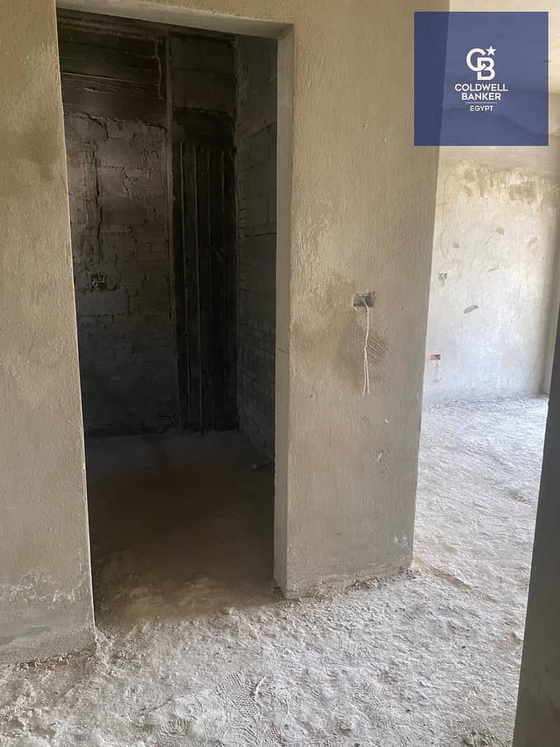 10 16f5ee6d-d389-4a46-bd39-cdbc4b0ef4af. jpeg