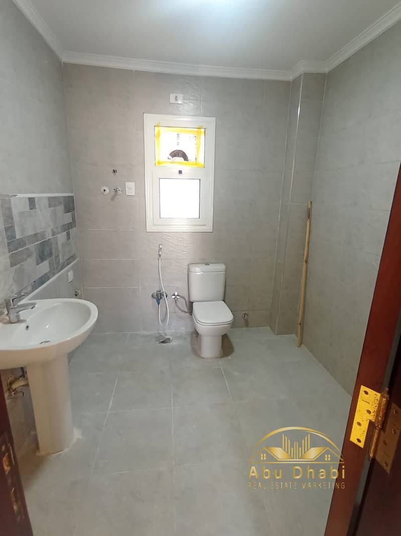 9 86c5b6e3-477a-4884-b4fb-99a17f95a6dd. jpg