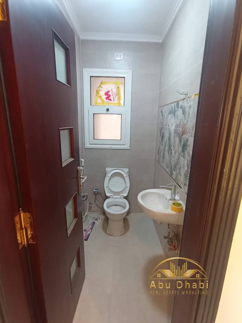 11 a8eb0ce8-3e19-4331-9586-c6b6786243a0. jpg