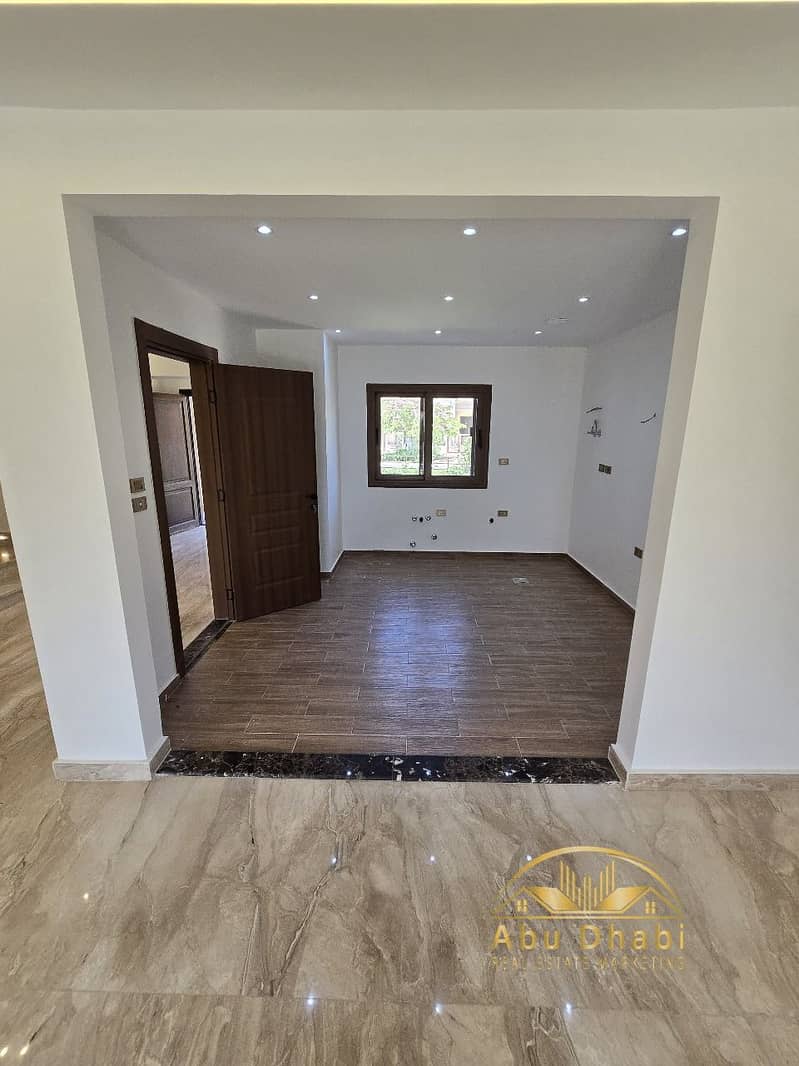 4 cb991558-3870-42ec-9d4d-92e35413c772. jpg