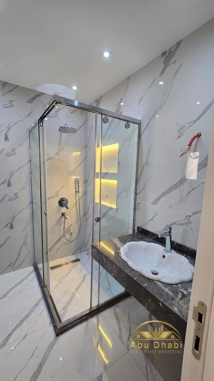 8 19f77ca3-b2d2-485c-aaf1-8c0e55c5bd3b. jpg