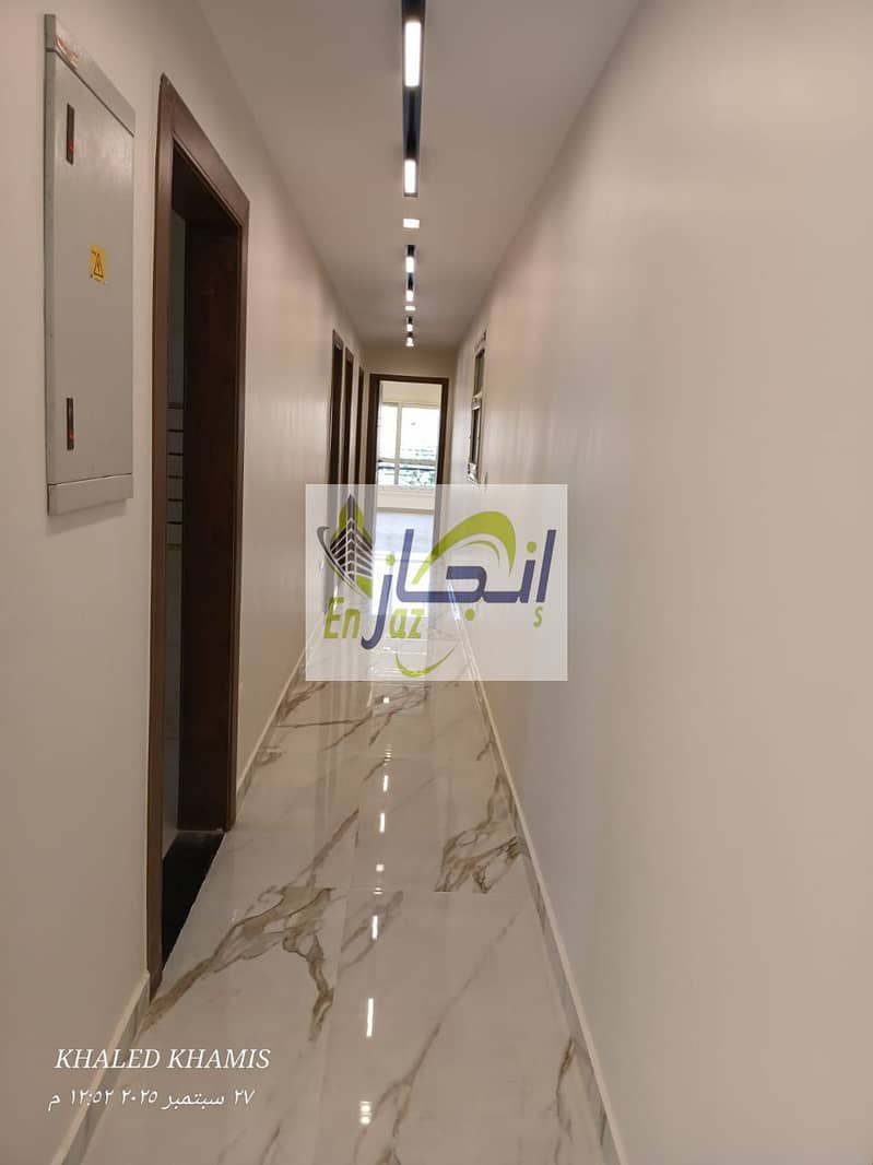 4 photo_5987903349950893299_y. jpg