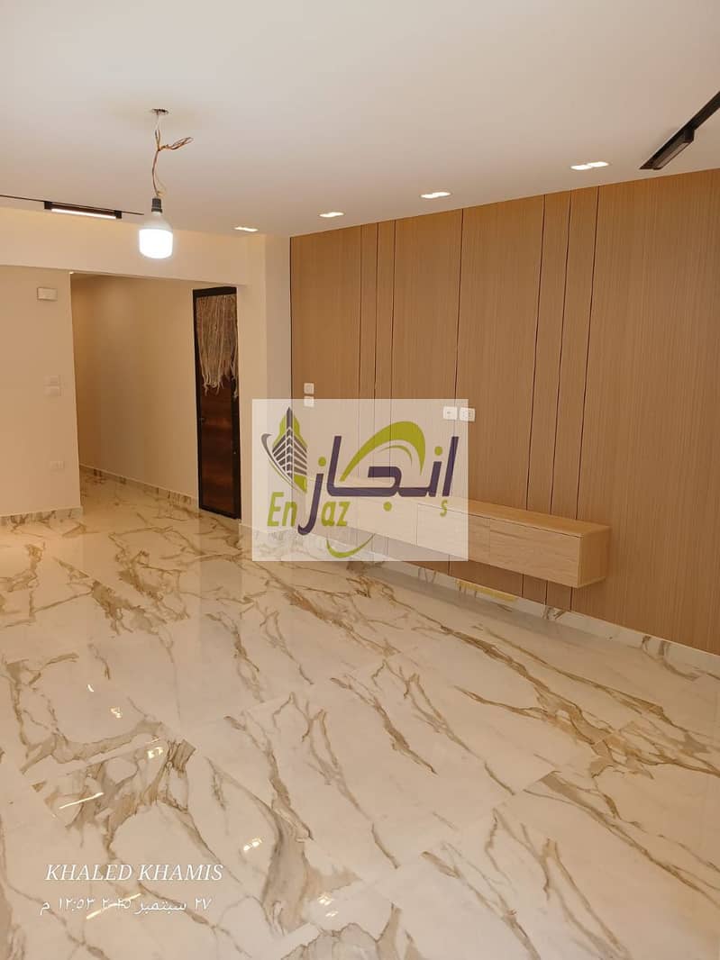 8 photo_5987903349950893303_y. jpg