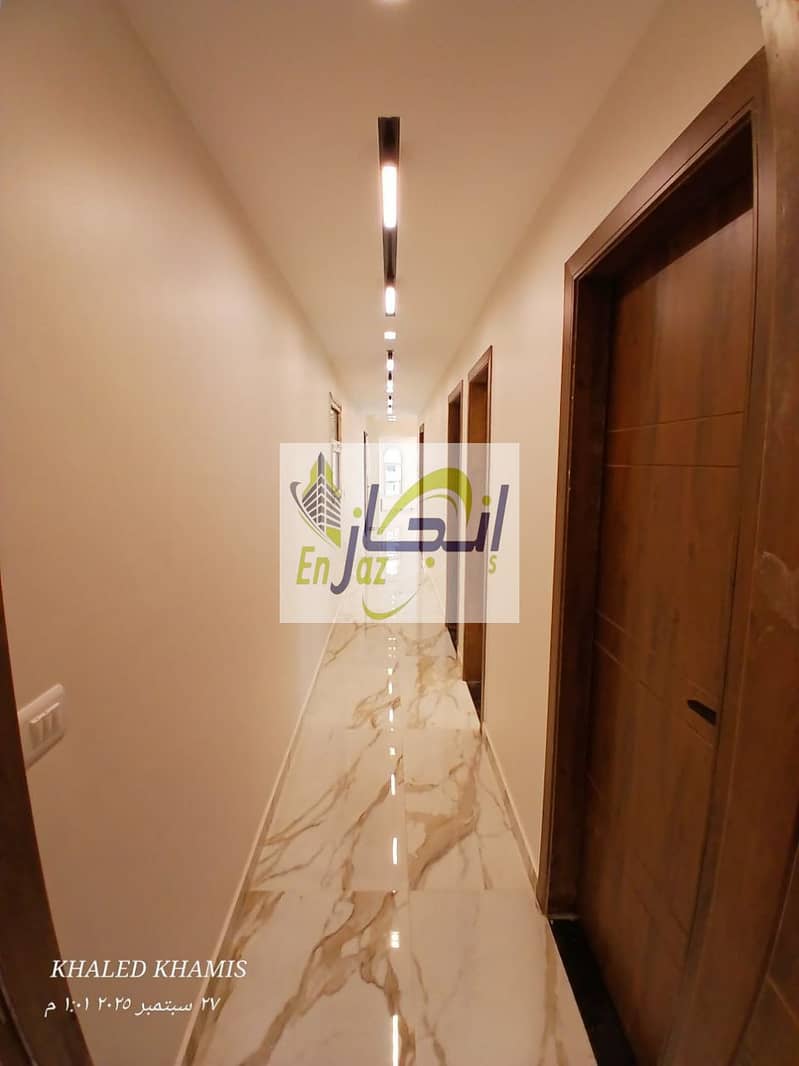 13 photo_5987903349950893309_y. jpg