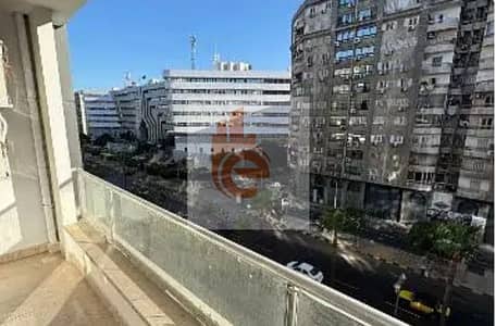 شقة 3 غرف نوم للايجار في سموحة، الإسكندرية - 00. png