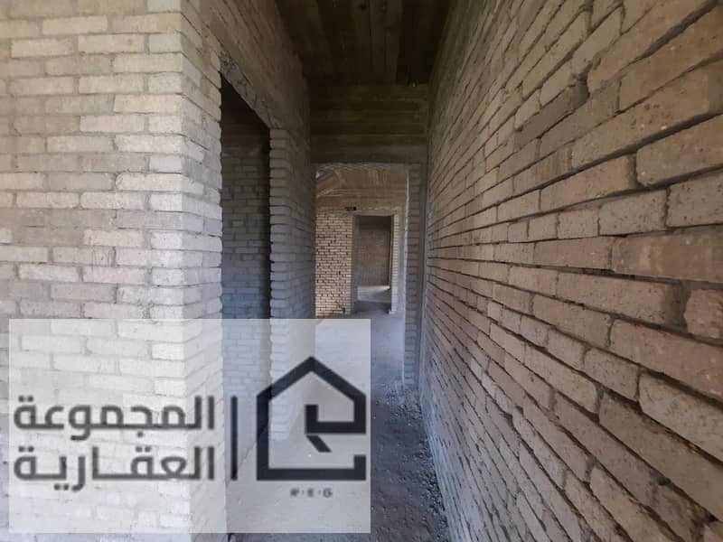 12 9585679a-6eb5-4350-a5fa-77deb9e9b3d6. jpg