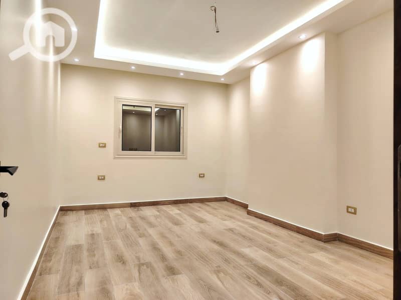 16 WhatsApp Image 2025-11-19 at 21.30. 53_7231f8a7. jpg