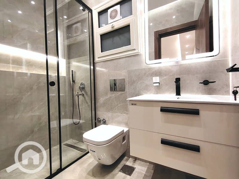 20 WhatsApp Image 2025-11-19 at 21.30. 54_3516fbae. jpg