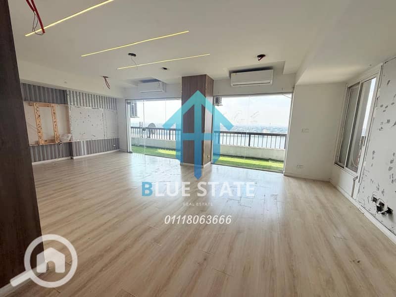 7 01118063666 (74). png