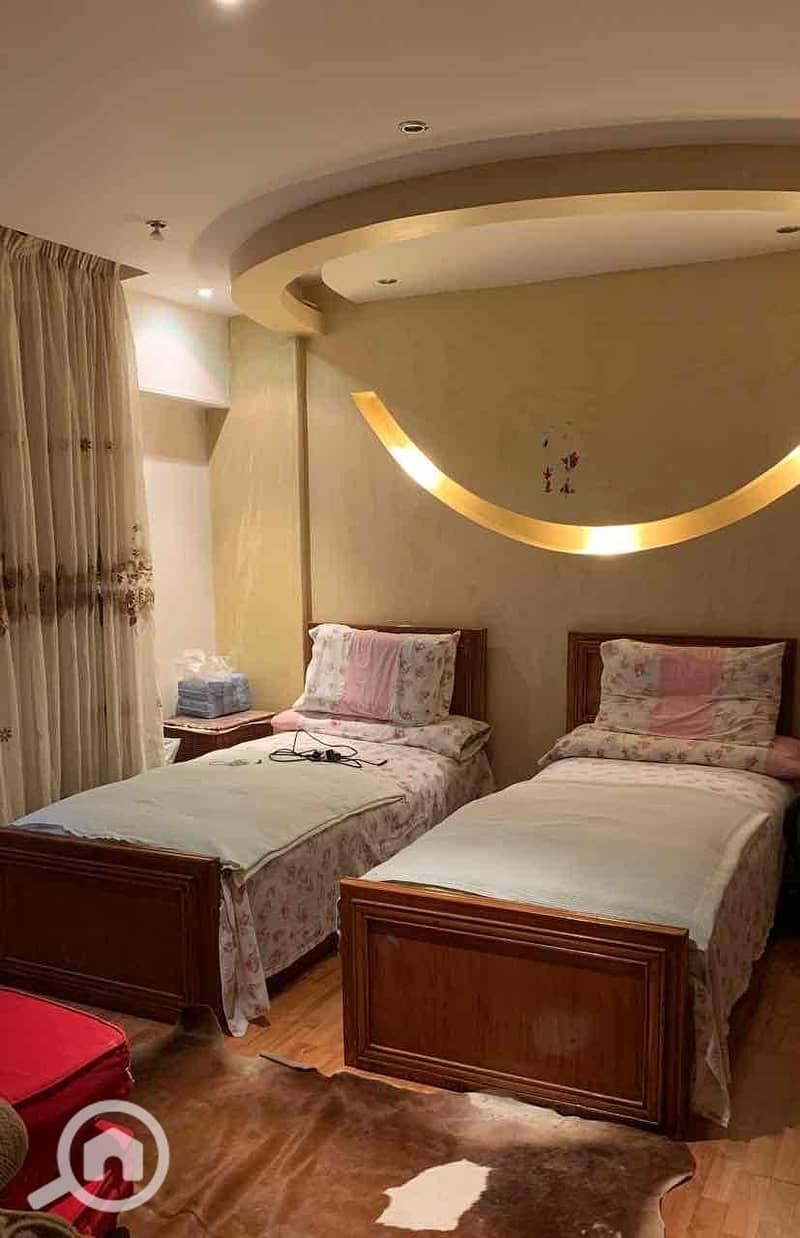 10 84cb869a-5a19-4825-bebe-d2f13eb7f1b2. jpg