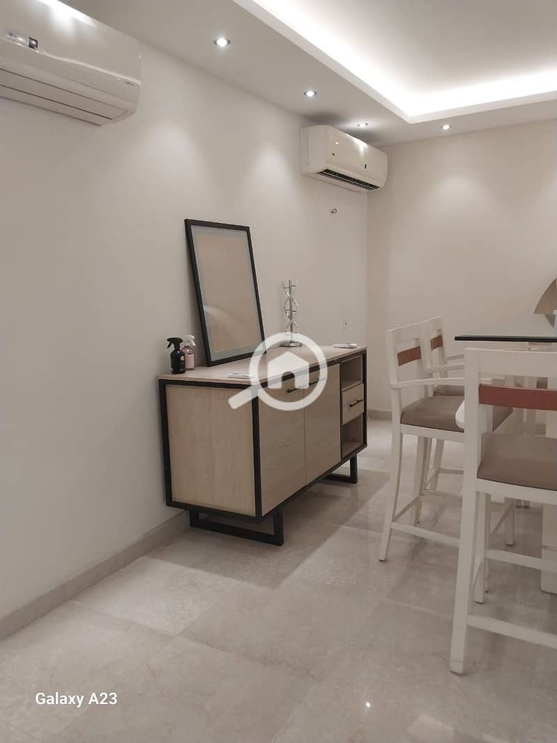 4 a1e3d9da-773a-4ae6-a82e-41bf8c1e4e3a. jpeg