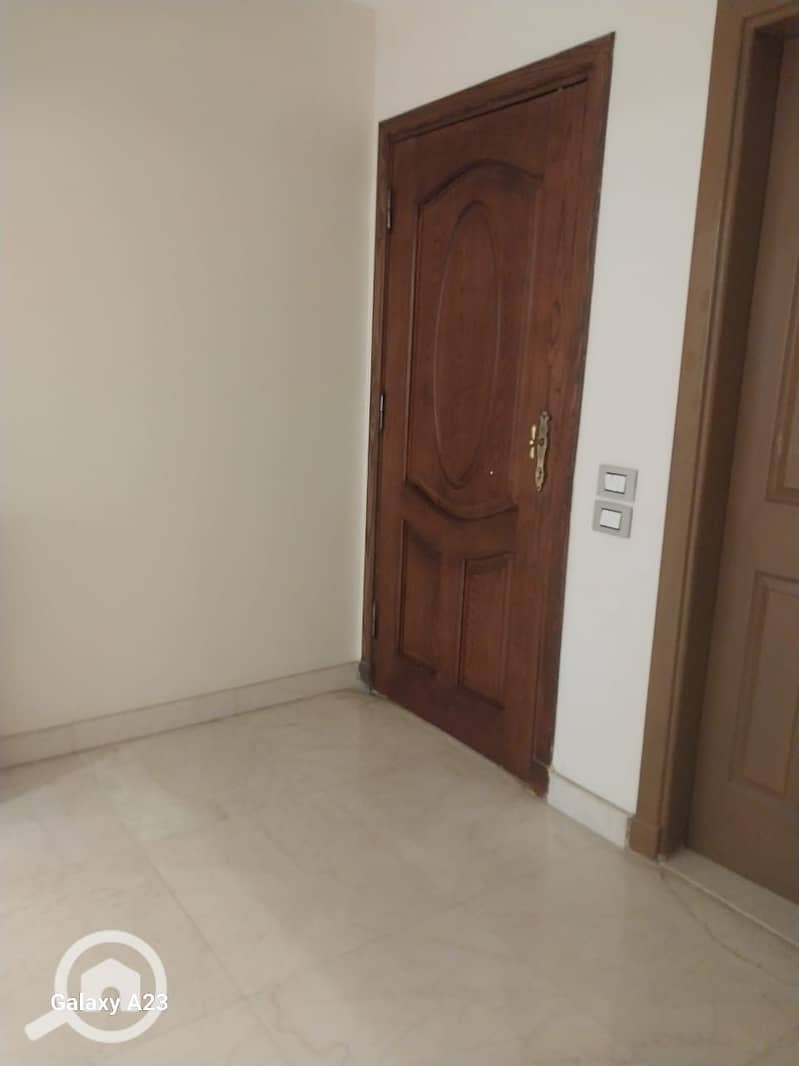 12 0ca9875e-7083-484b-a846-ef2b27985d73. jpeg