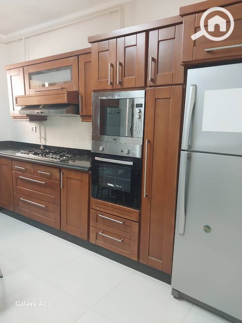 15 61a22d0d-0bbf-4df3-b7f9-64b5080e66a6. jpeg