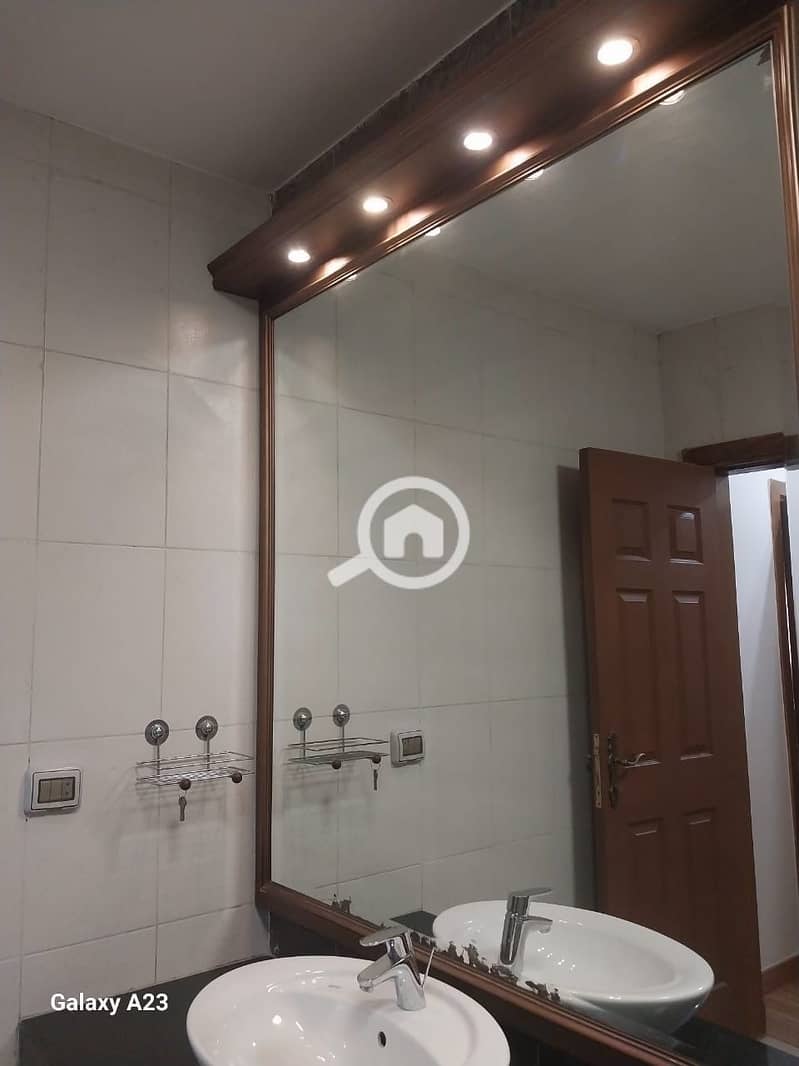 19 4eec783f-d33e-40ff-9b26-f987ee2fedd0. jpeg