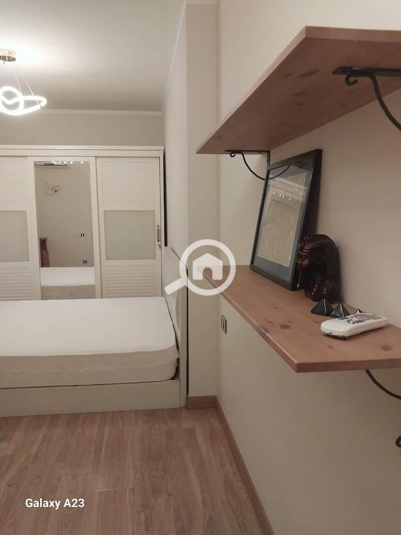 24 fd162985-30d0-4d59-809c-116ddbdf5b0d. jpeg