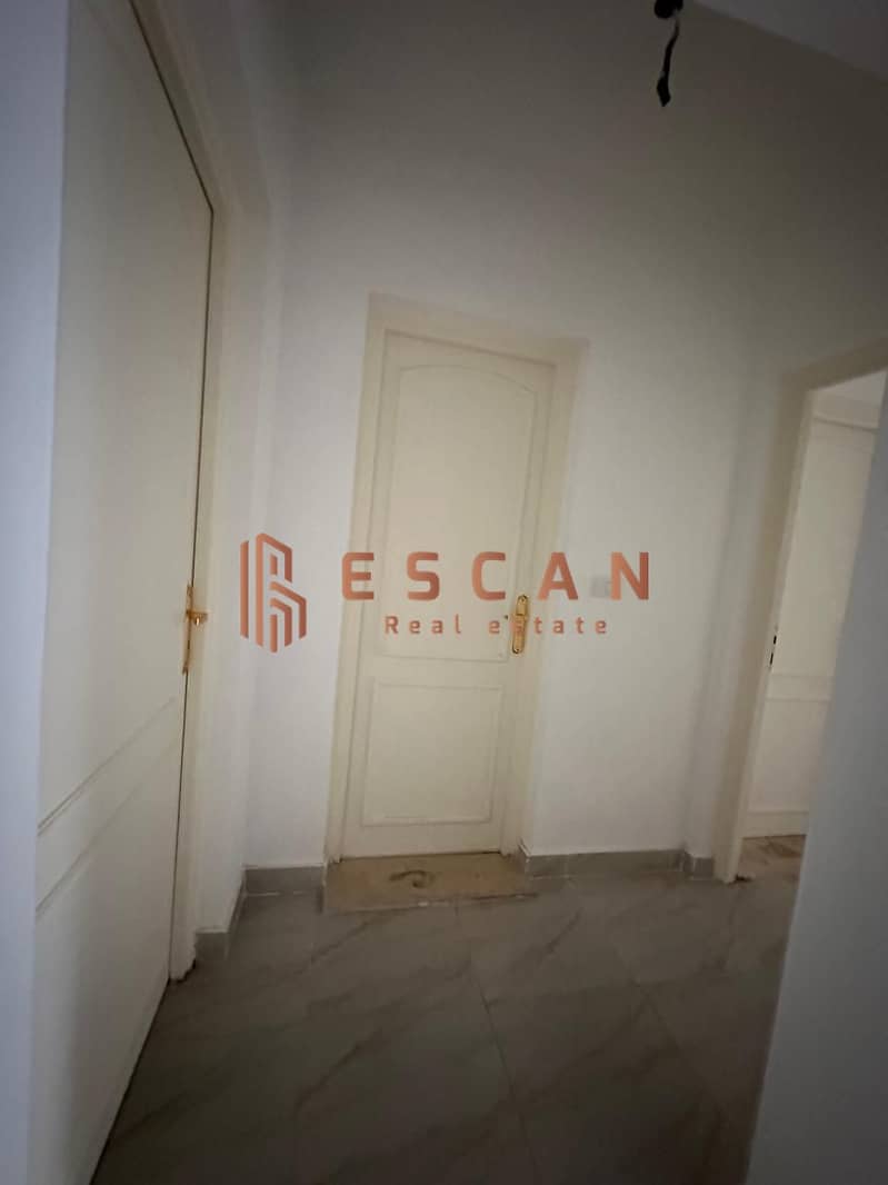 4 U594912 (18). jpeg