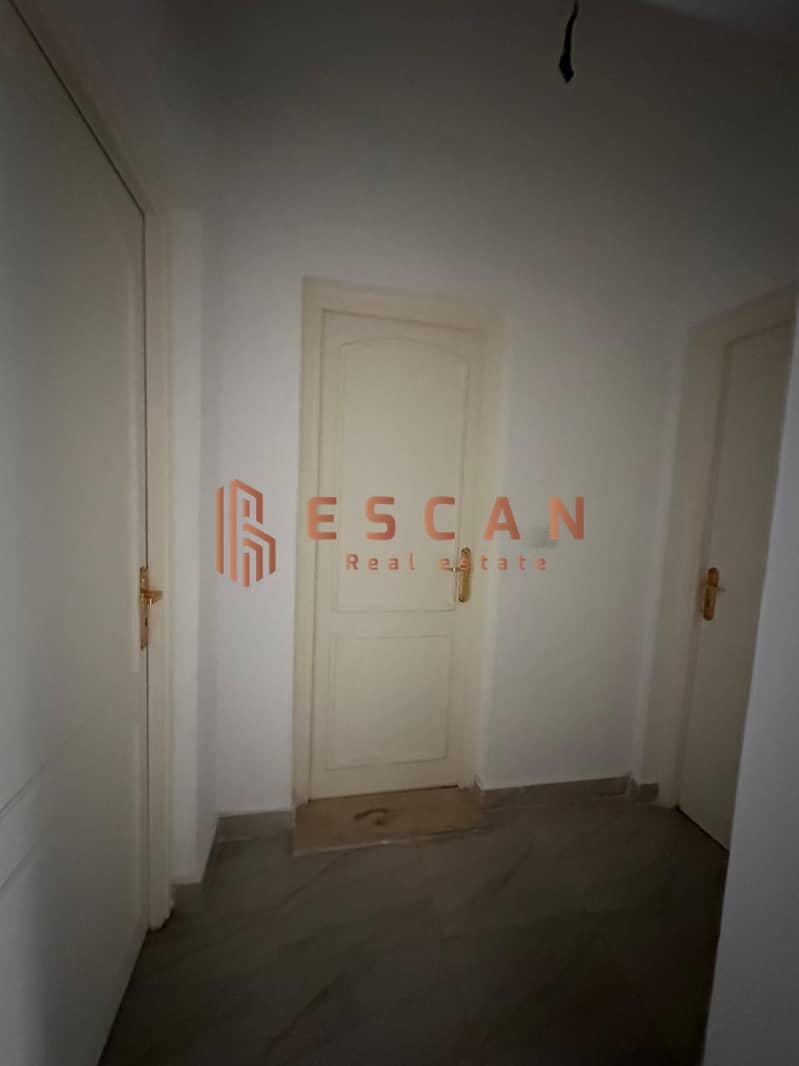 6 U594912 (15). jpeg