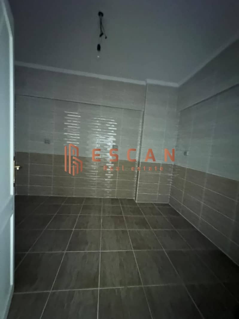 9 U594912 (11). jpeg