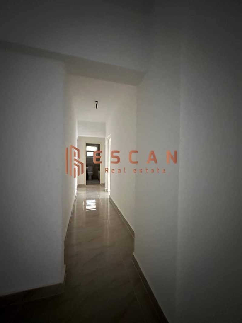 13 U594912 (7). jpeg