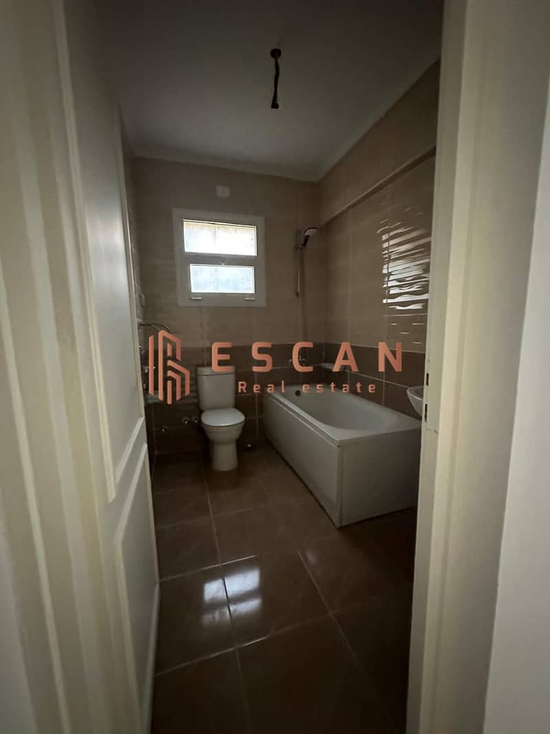 17 U594912 (4). jpeg