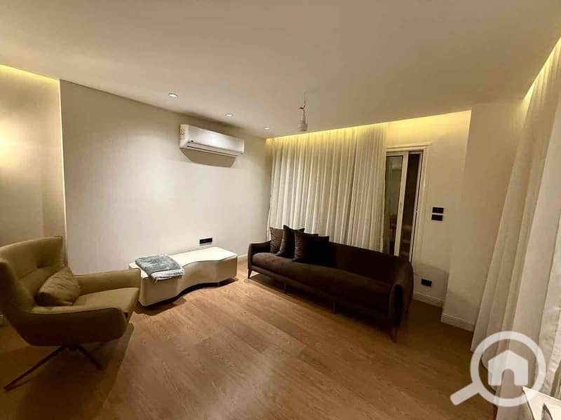 3 d0a5d7fc-ac53-4b25-b098-4d5ff266edff. jpg