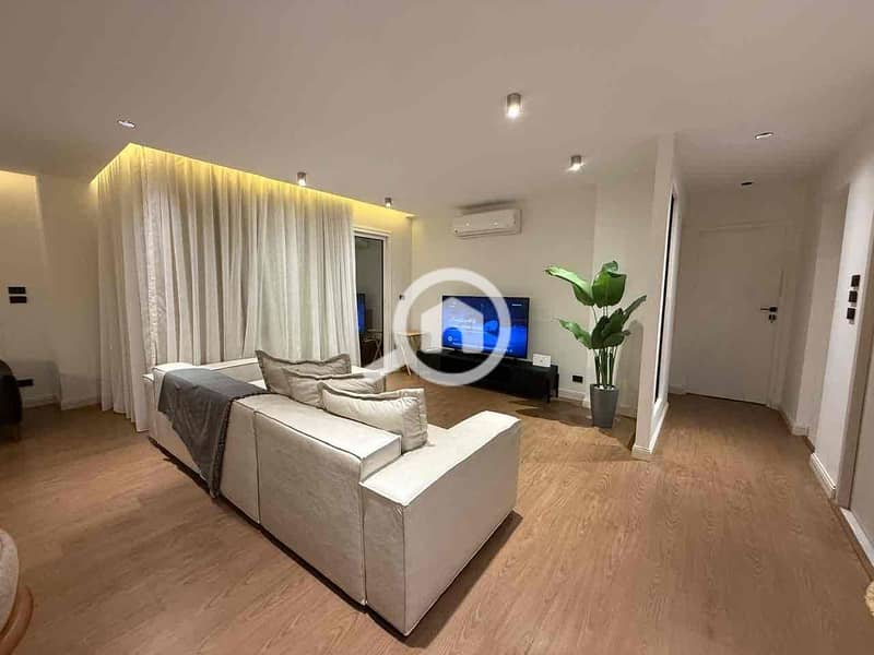 4 68d3aeb8-d226-430d-bce4-466c710d20d6. jpg