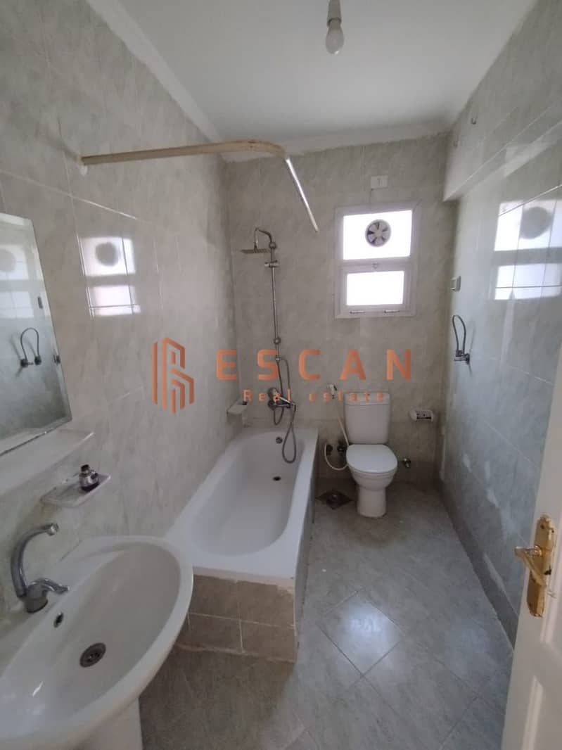 12 U628690 (10). jpeg