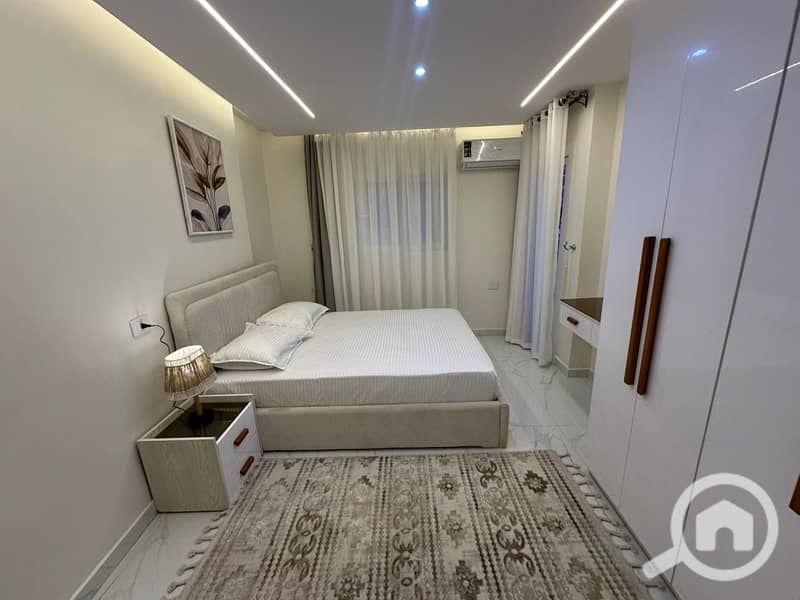 8 e5d4f1c7-bf25-44e5-b514-3e6e4d212beb. jpeg