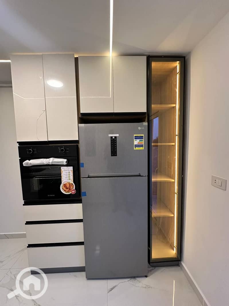 27 523bfb40-6848-4fd7-85b8-48299dd0417e. jpeg