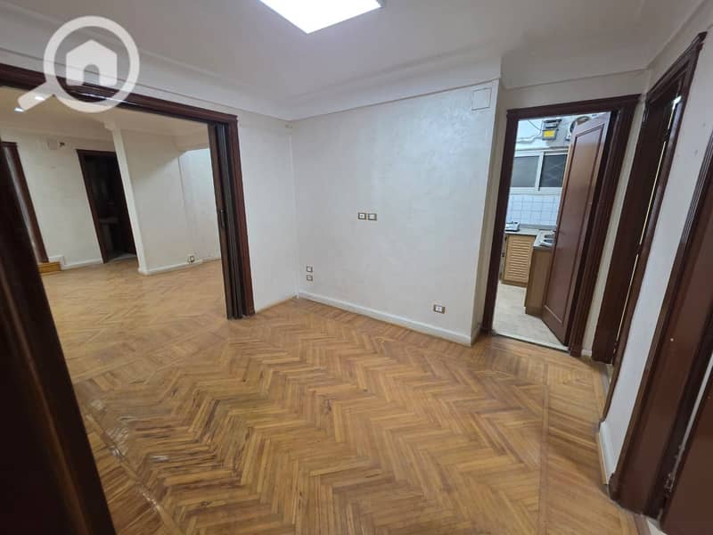 4 e36fbd53-efef-4250-bf71-f3bc91dfd1f0. jpeg