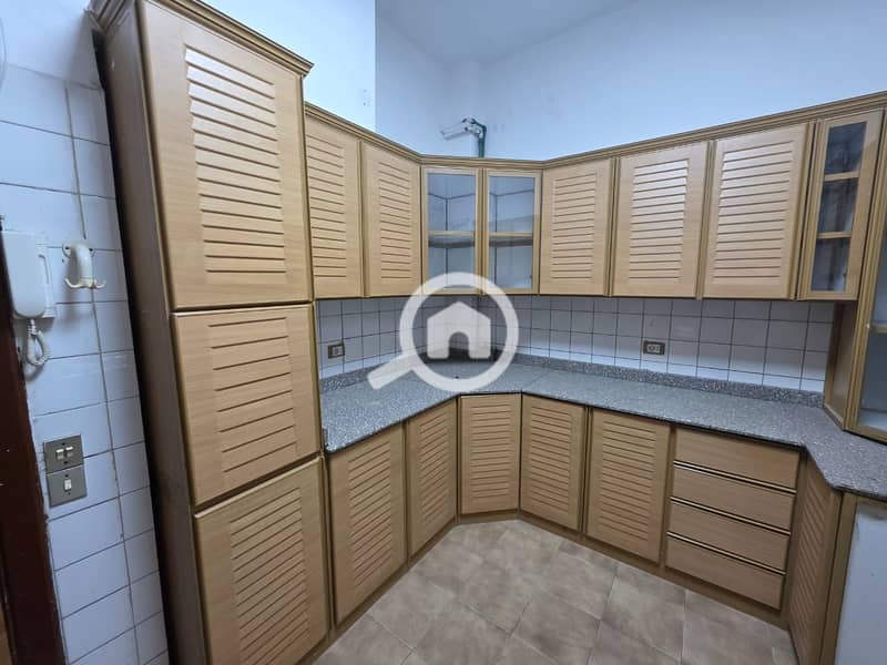 7 b2e8c5e2-c89a-416a-bbc6-4f373d599a85. jpeg