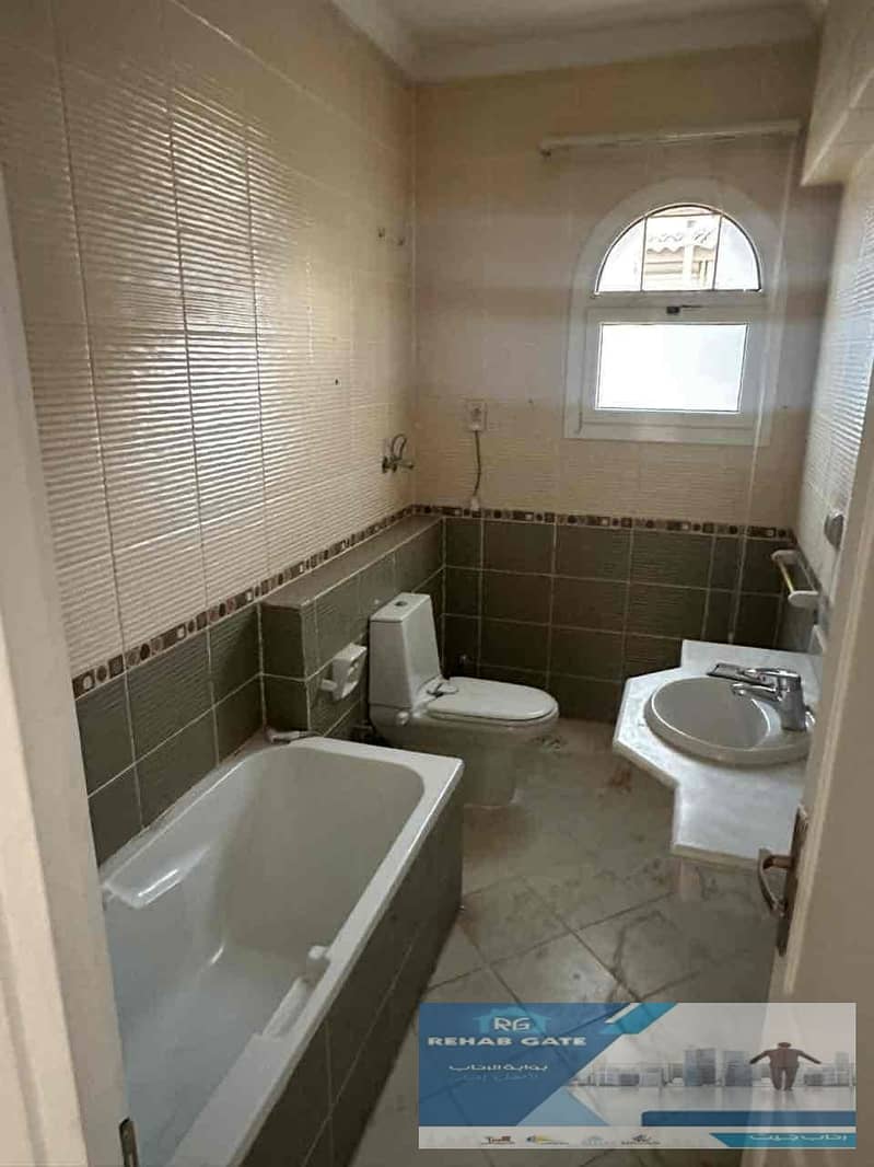 12 ea83678d-b3ca-41f9-90c8-1930320a356b. jpg