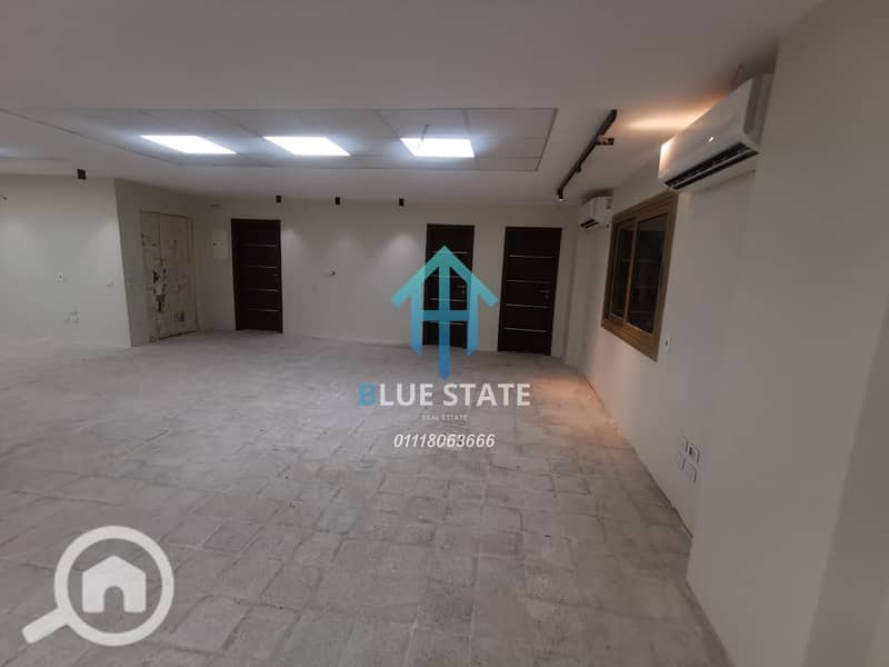 6 01118063666 (74). png