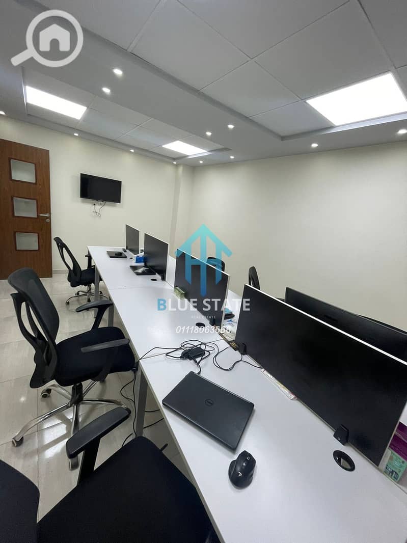 3 01118063666 (82). png