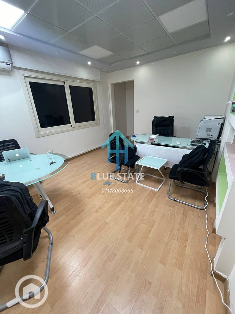 4 01118063666 (83). png