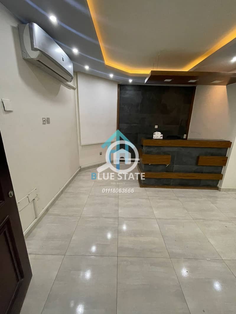 6 01118063666 (86). png